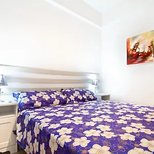 https://apartment-gaudi-xl.topbarcelonahotels.com
